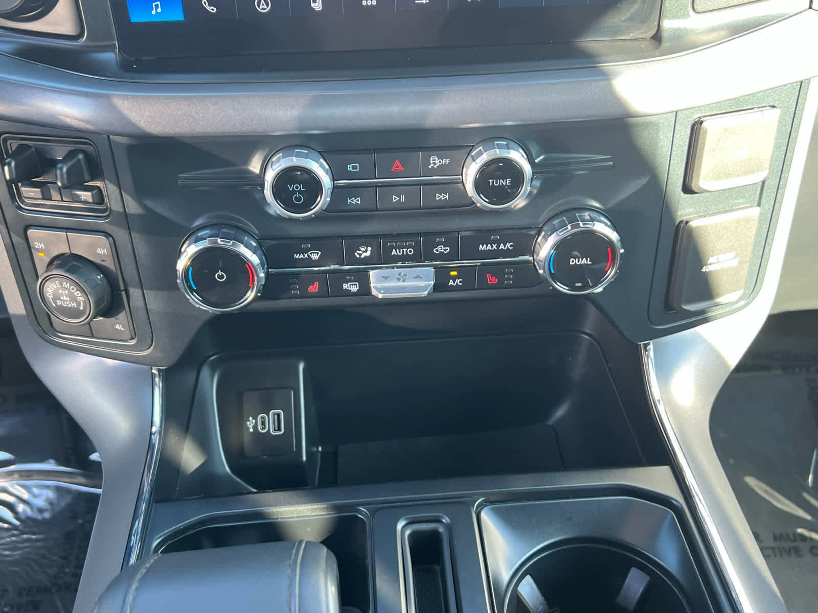 Certified 2025 Ford F150 XLT w/ Equipment Group 302A MID image 33