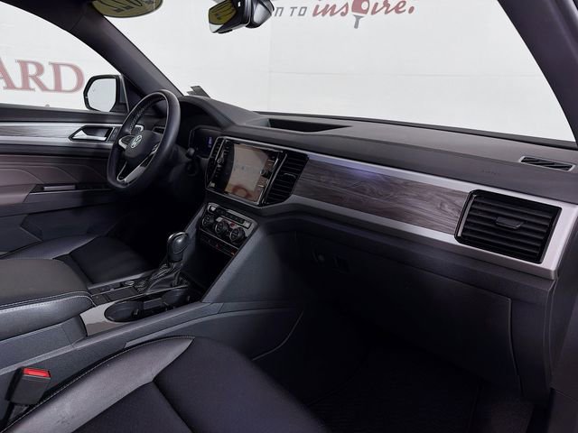 Used 2022 Volkswagen Atlas Cross Sport SE FWD image 33