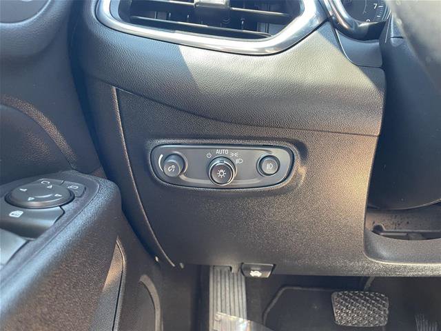 Used 2020 Chevrolet Equinox LT AWD/4WD image 16