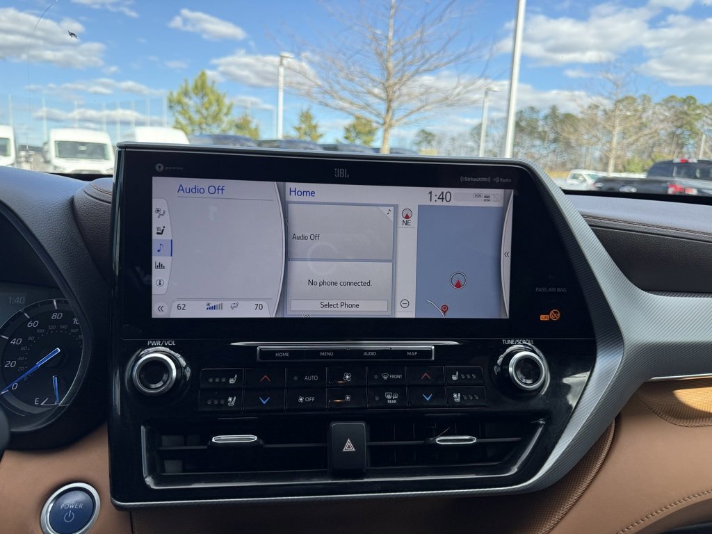Used 2021 Toyota Highlander Platinum image 16