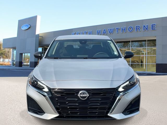 Used 2025 Nissan Altima 2.5 SV FWD image 2
