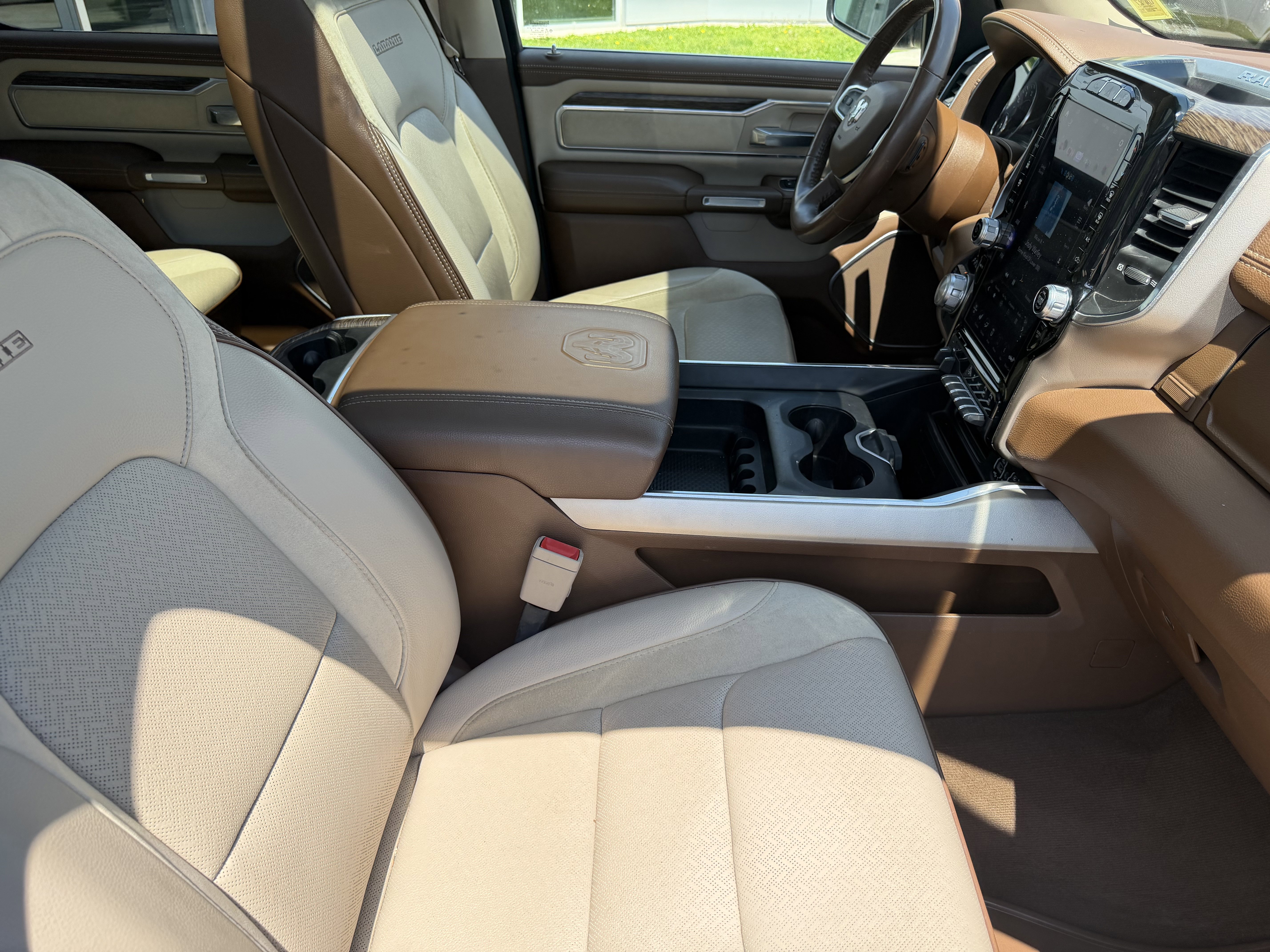 Used 2020 RAM 1500 Laramie AWD/4WD image 13
