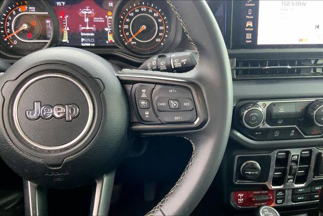 Used 2025 Jeep Wrangler Unlimited Rubicon AWD/4WD image 25