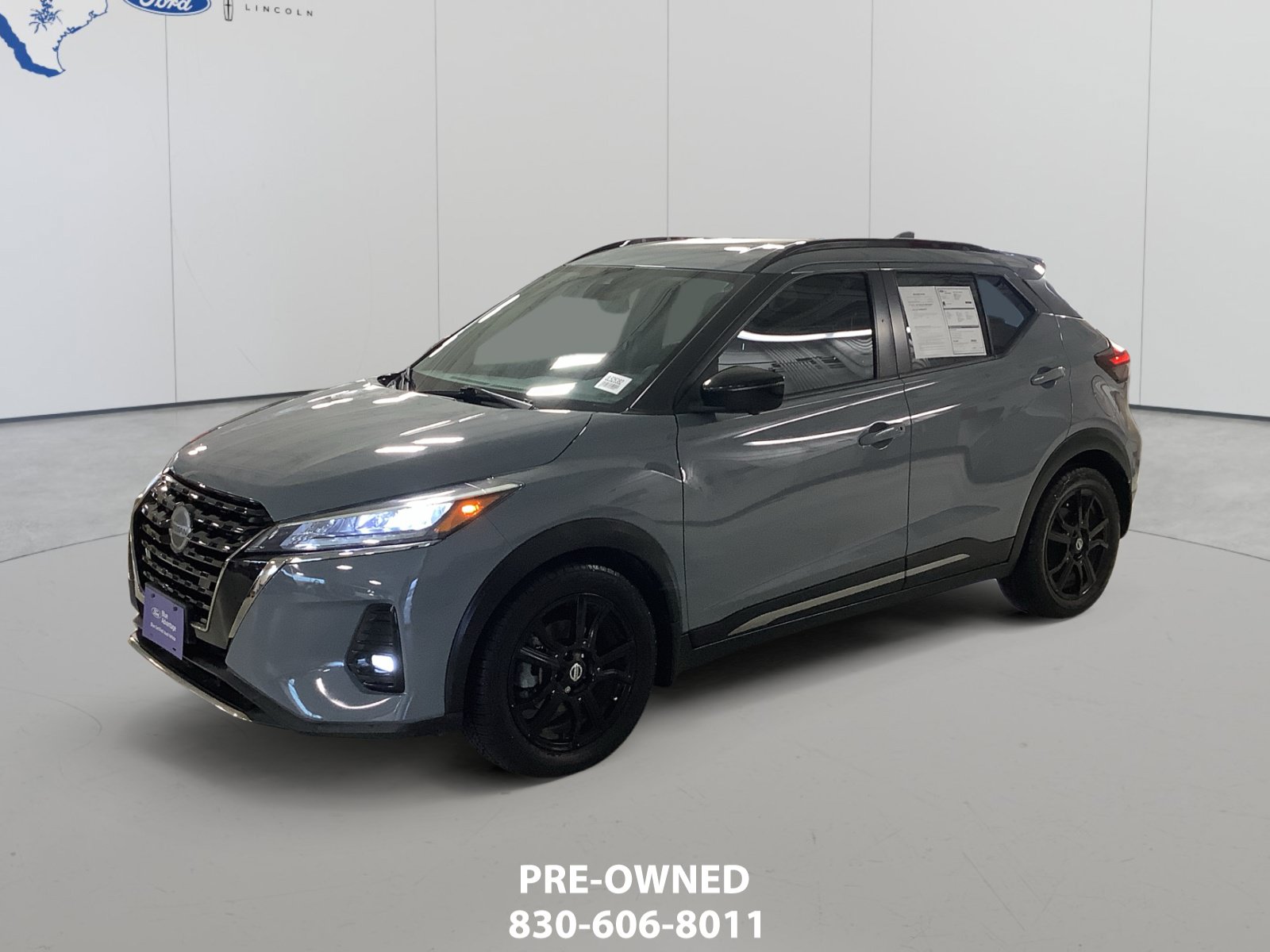 Used 2021 Nissan Kicks SR w/ SR Premium Package FWD image 1