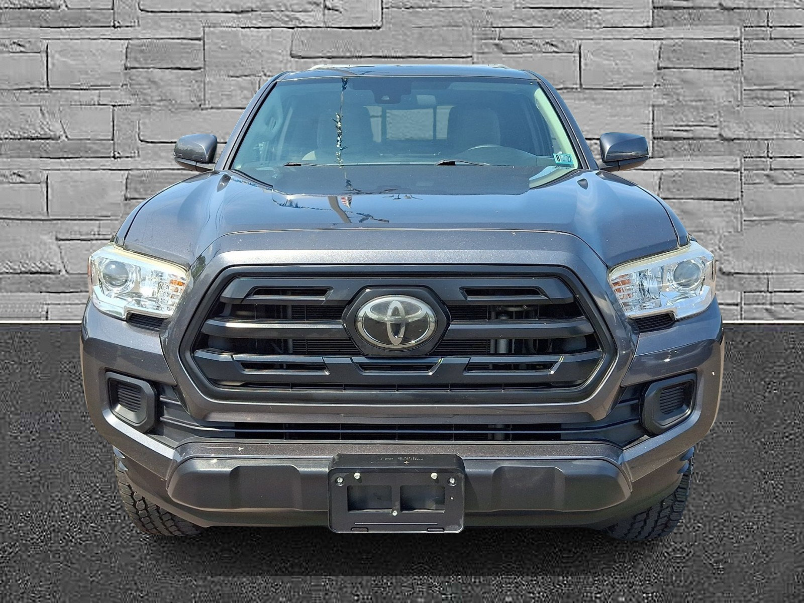 Used 2018 Toyota Tacoma SR w/ SR Convenience Package AWD/4WD image 3