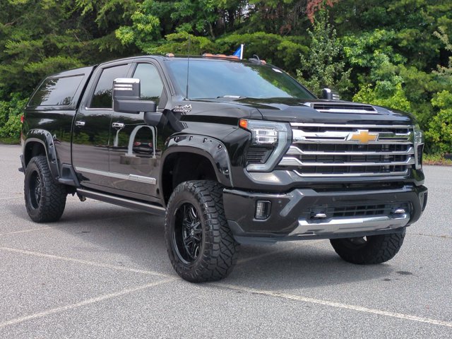 Used 2024 Chevrolet Silverado 2500 High Country w/ High Country Premium Package AWD/4WD image 1
