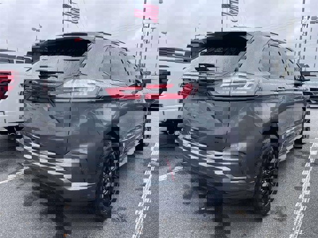 Certified 2024 Ford Edge SE w/ Black Appearance Package image 2
