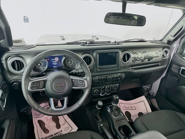 Used 2019 Jeep Wrangler Unlimited Sahara w/ Cold Weather Group AWD/4WD image 28