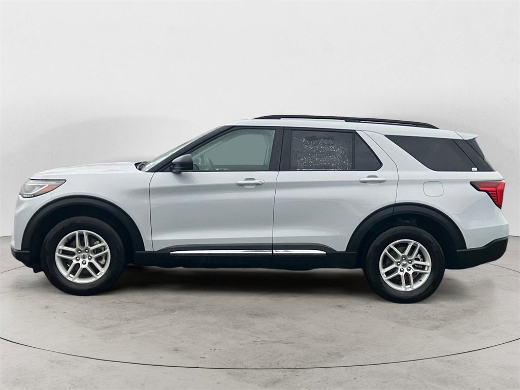 Certified 2025 Ford Explorer Active image 2