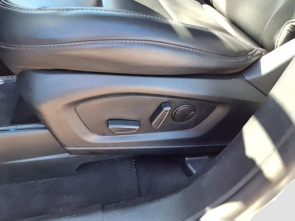 Certified 2022 Ford Explorer XLT w/ Equipment Group 202A AWD/4WD image 26