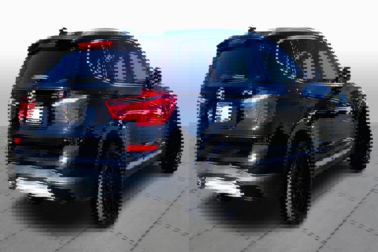 Used 2017 BMW X3 sDrive28i w/ Premium Package image 4