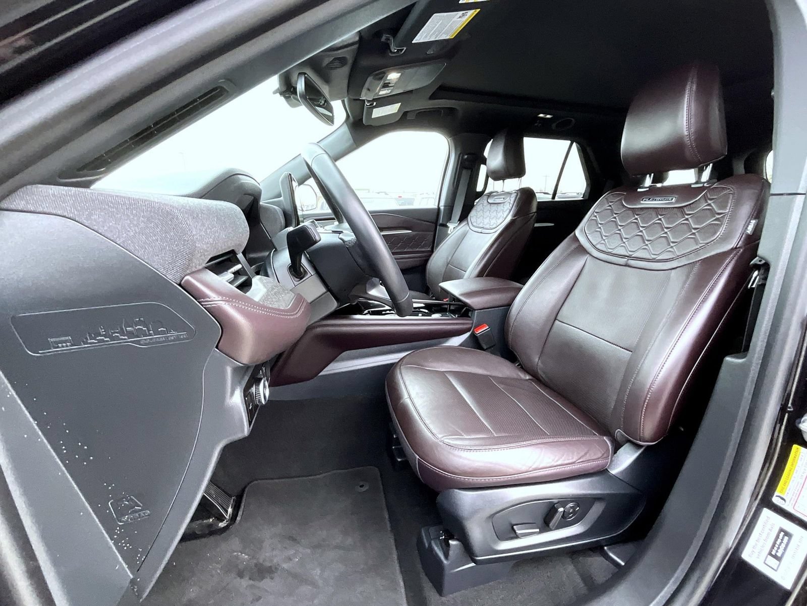 Certified 2025 Ford Explorer Platinum w/ LUX Leather Package AWD/4WD image 10
