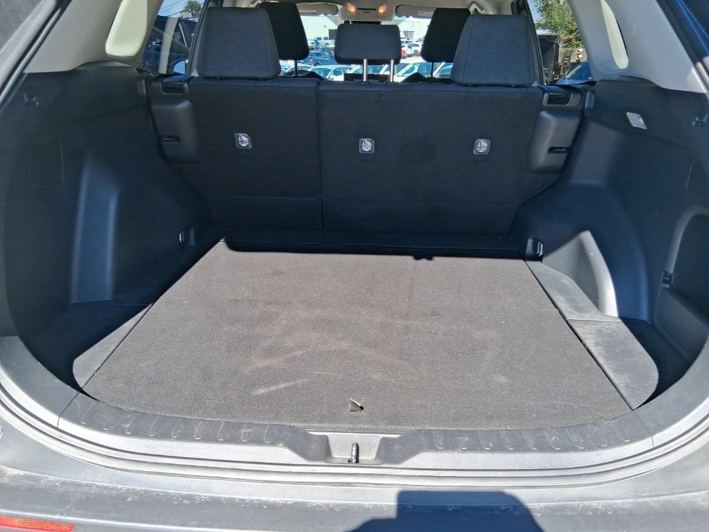 Used 2020 Toyota RAV4 LE w/ Carpet Mat Package AWD/4WD image 19