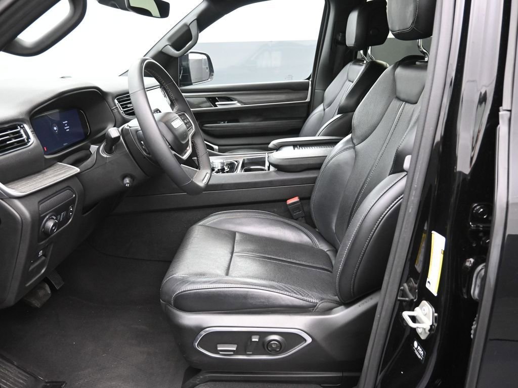 Used 2024 Jeep Wagoneer Series II image 21