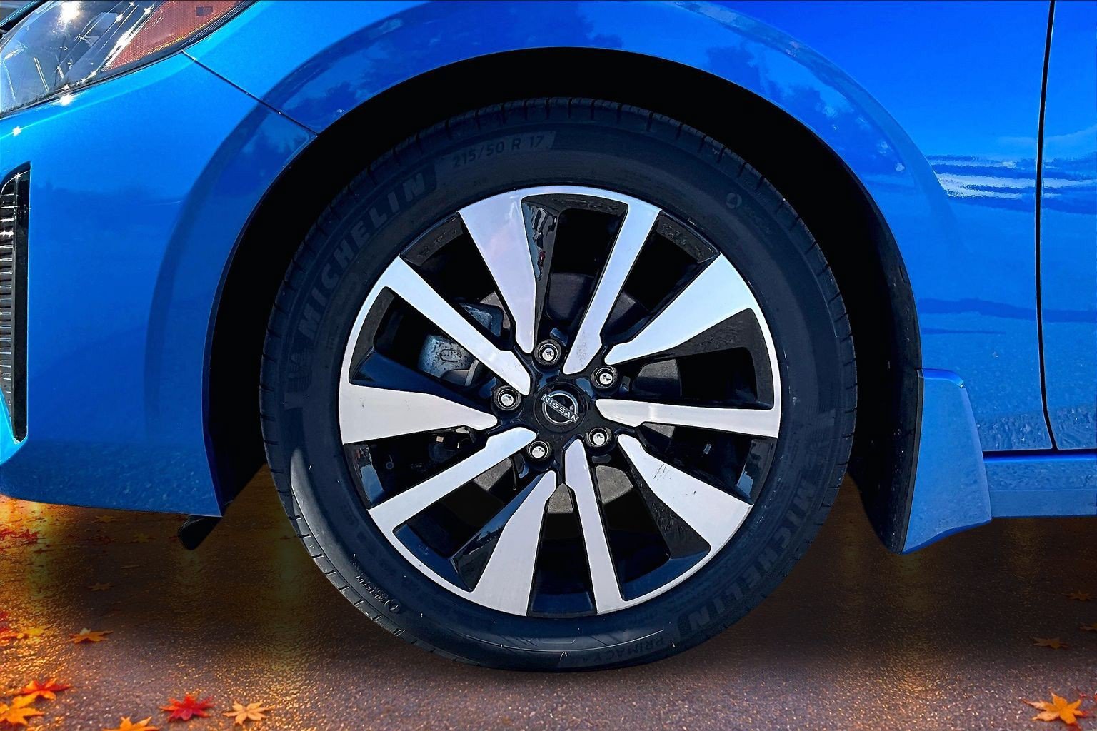 Used 2025 Nissan Sentra SV w/ SV Premium Package FWD image 34
