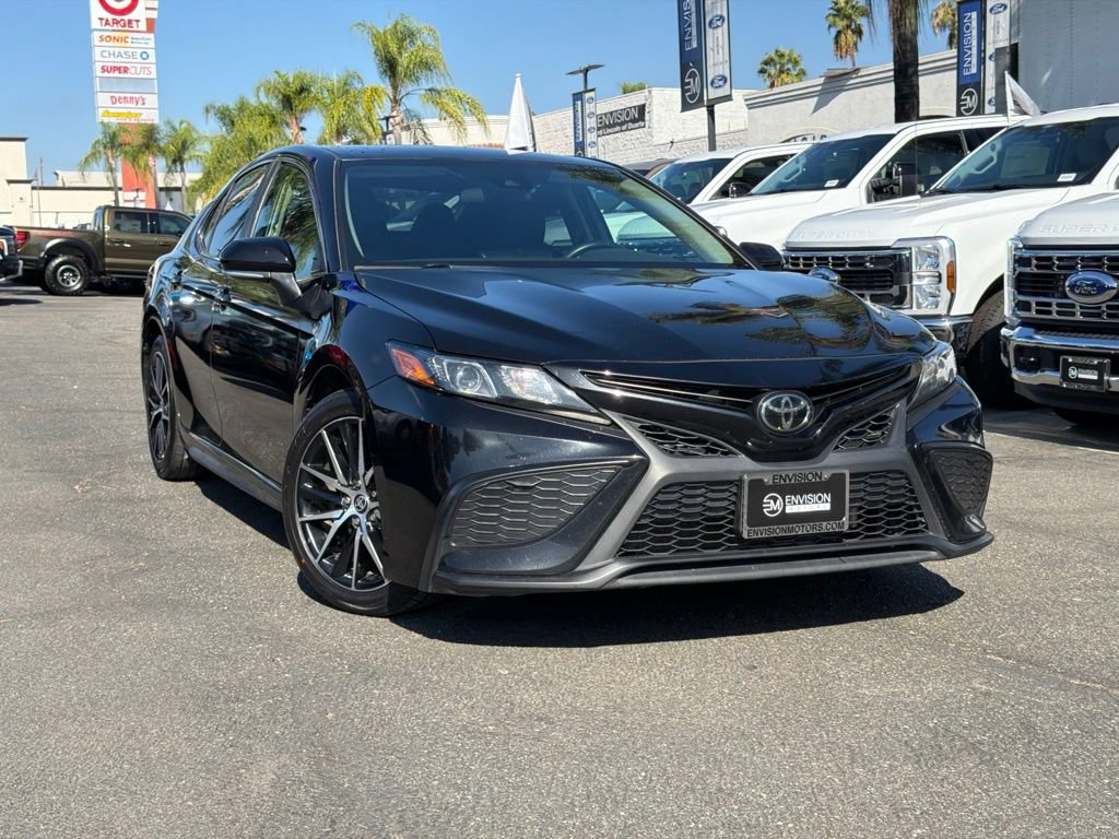 Used 2024 Toyota Camry SE w/ Blackout Package (TMS) FWD image 3