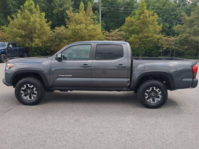 Used 2019 Toyota Tacoma TRD Off-Road w/ Technology Package AWD/4WD image 7