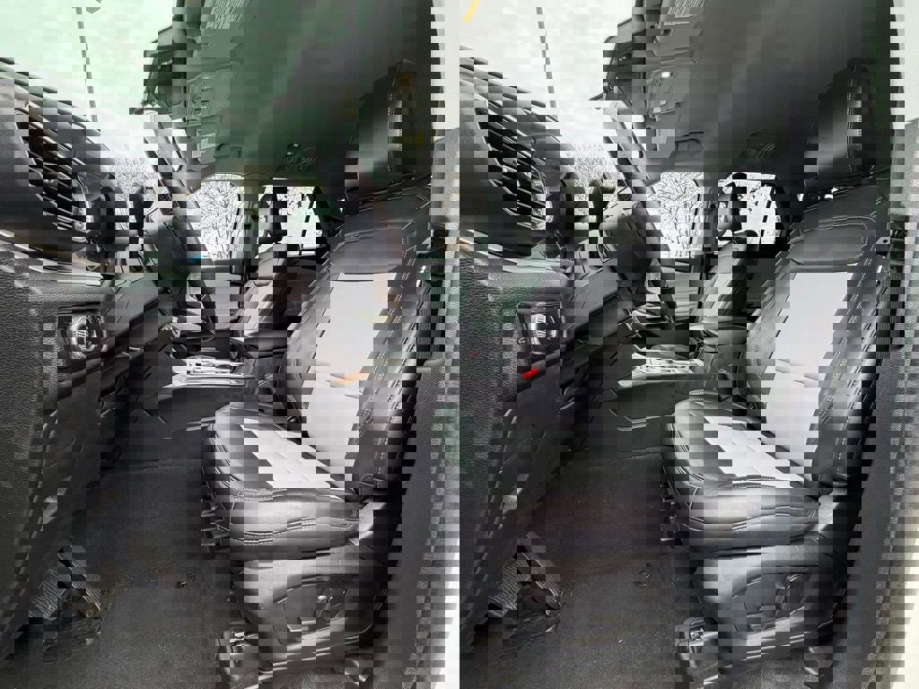 Certified 2023 Ford Explorer XLT w/ Equipment Group 202A image 14