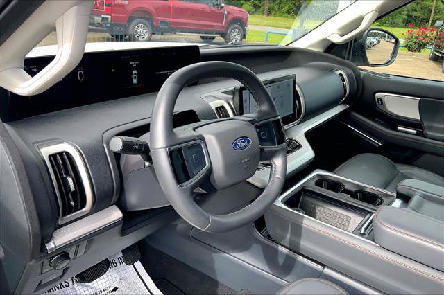 Certified 2025 Ford Expedition Active AWD/4WD image 14