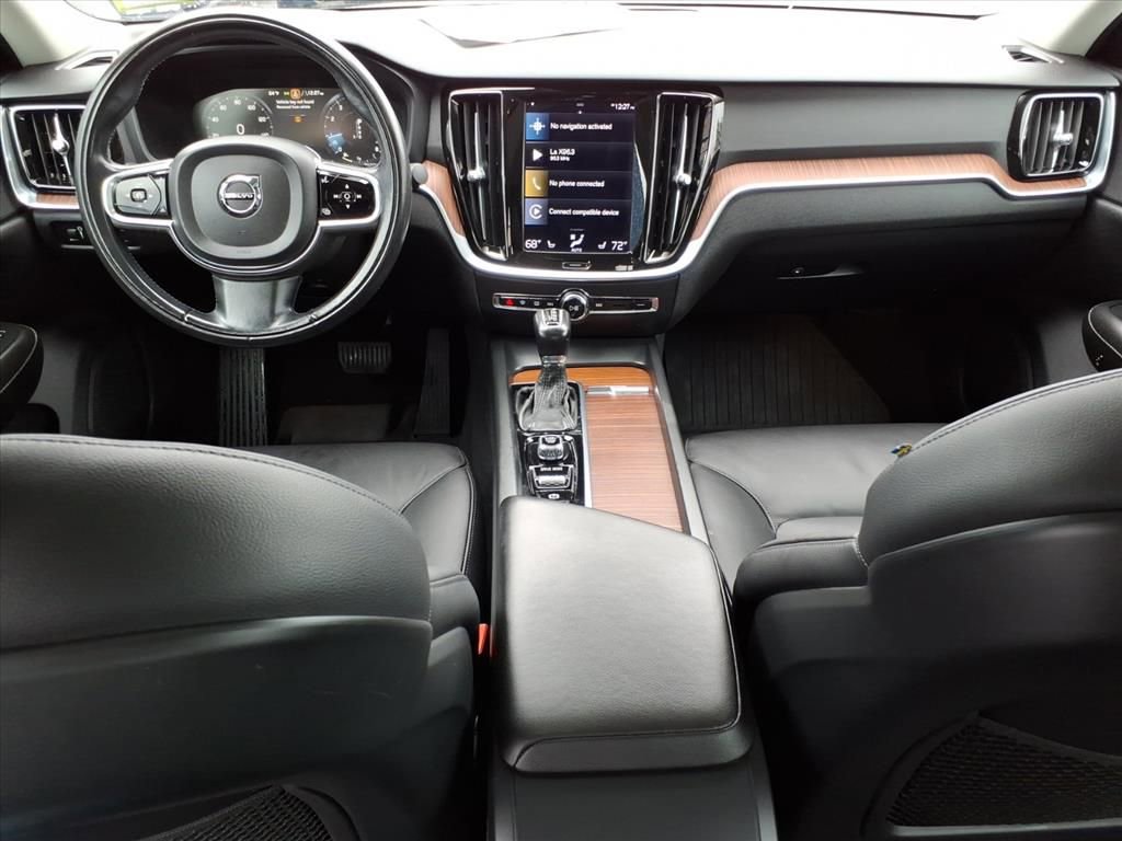 Used 2021 Volvo S60 T5 Momentum w/ Climate Package image 12