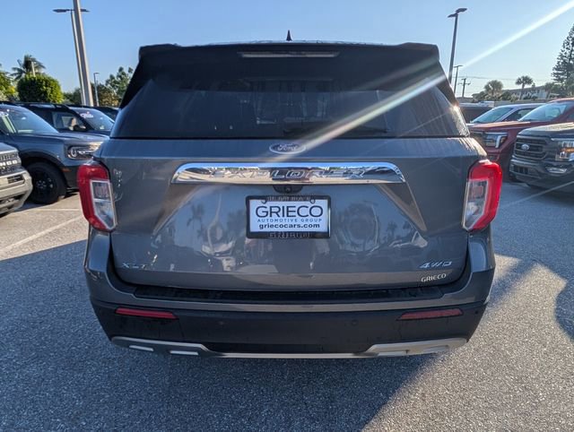Certified 2022 Ford Explorer XLT w/ Equipment Group 202A image 3