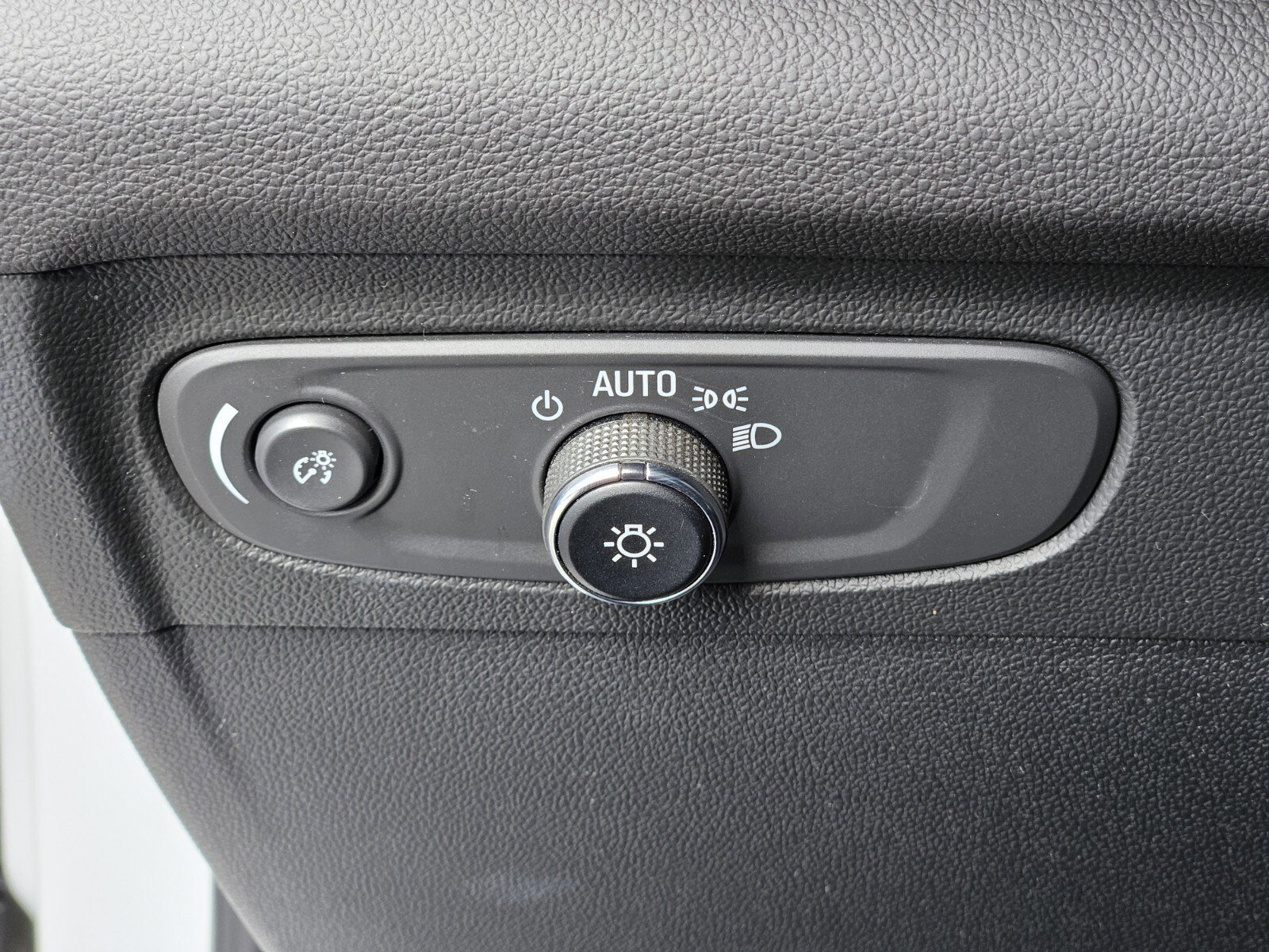 Used 2023 Buick Envision Preferred w/ Sport Touring Package image 24