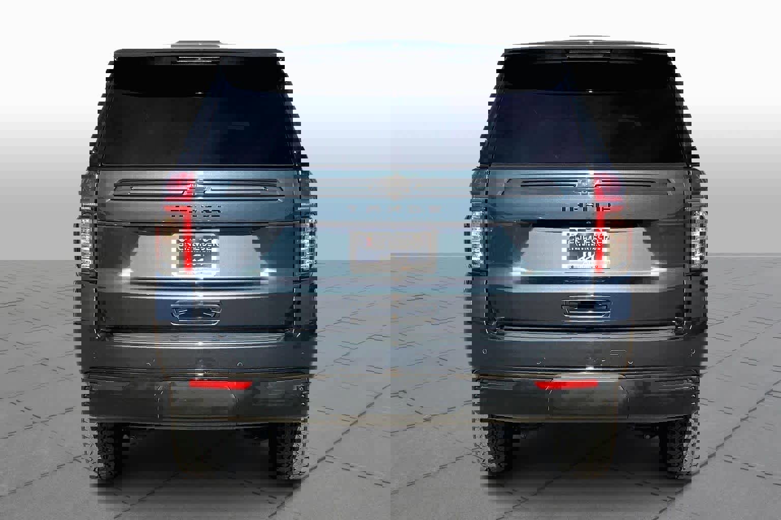 Used 2021 Chevrolet Tahoe Z71 w/ Z71 Signature Package image 3