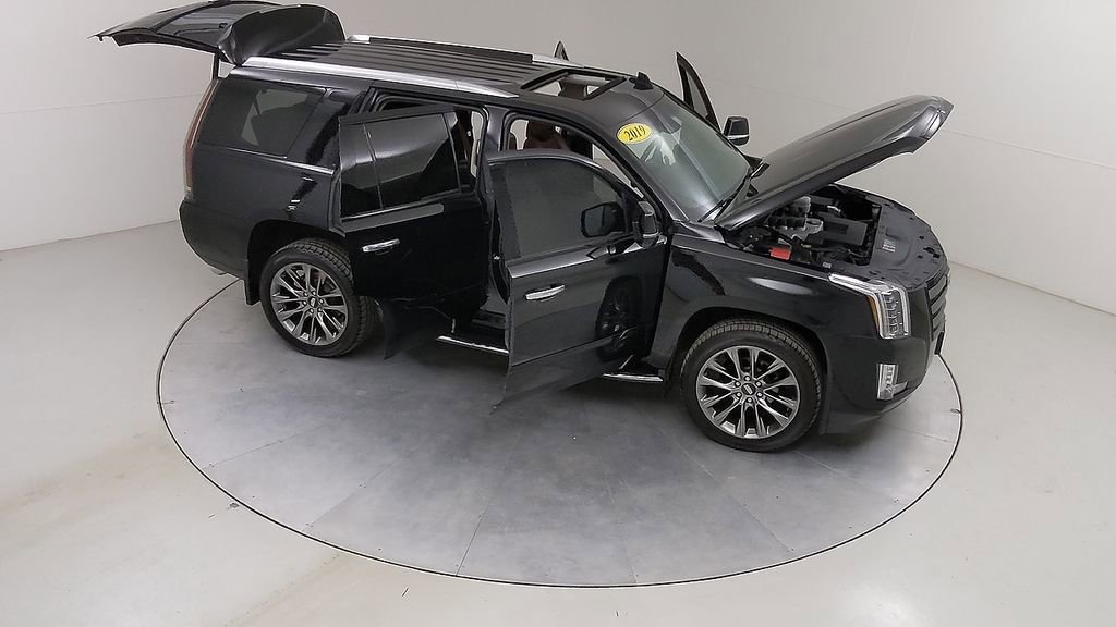 Used 2019 Cadillac Escalade Premium Luxury w/ Escalade Sport Edition AWD/4WD image 50