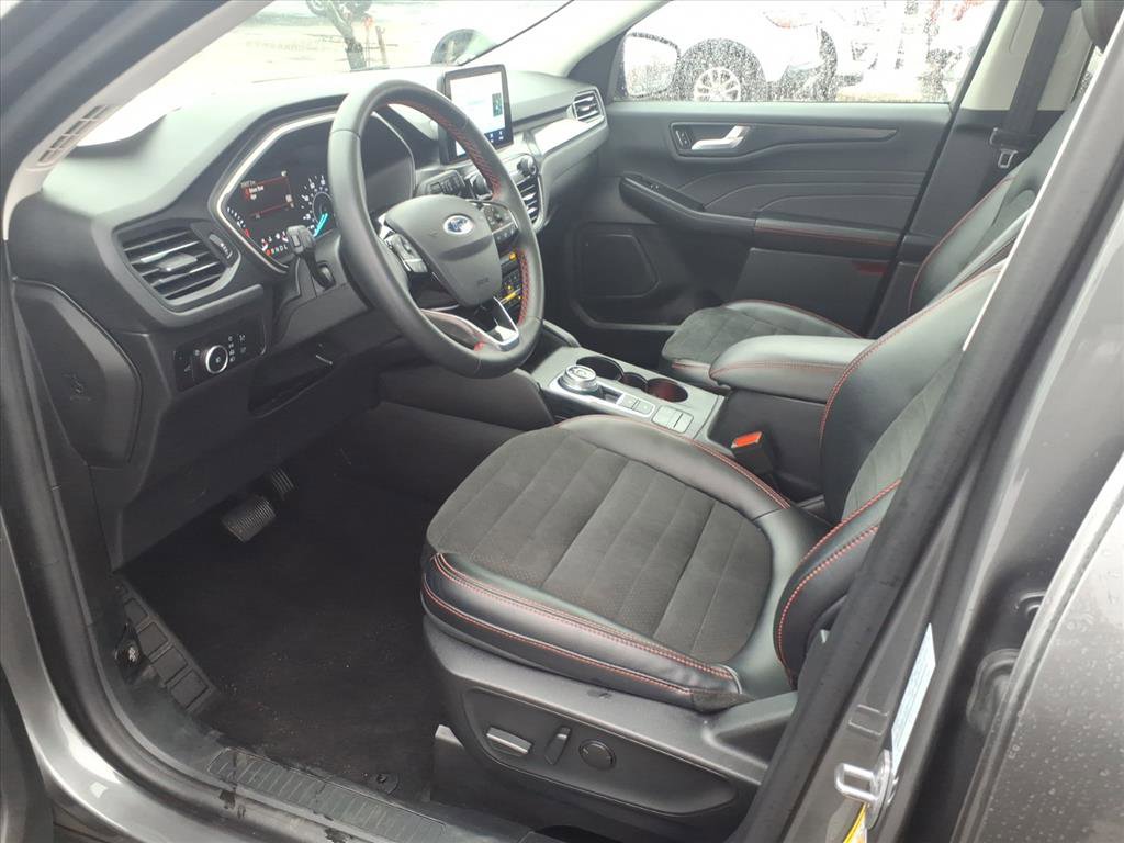 Certified 2022 Ford Escape SEL w/ SEL Stealth AWD Package image 12