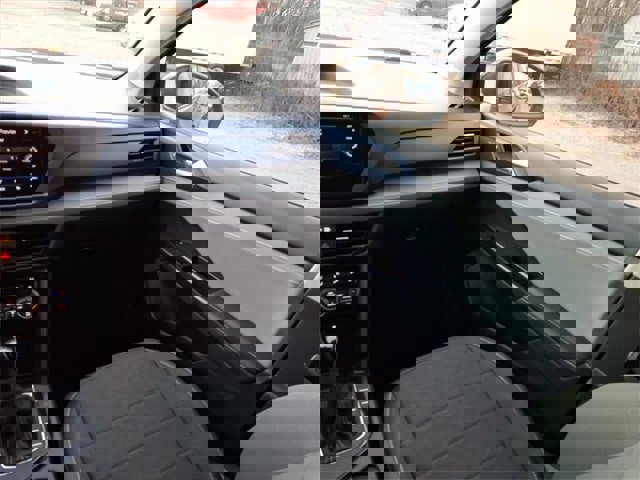 Used 2024 Volkswagen Taos SE image 16