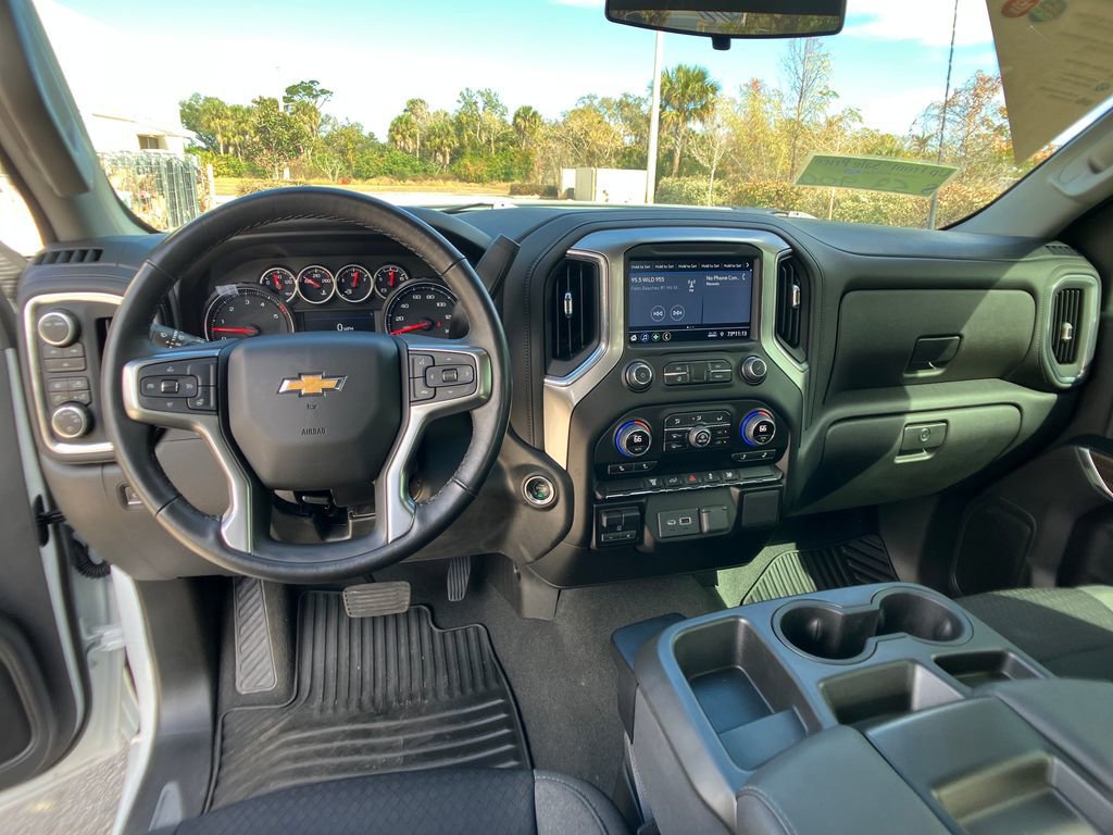 Used 2022 Chevrolet Silverado 3500 LT w/ Convenience Package image 12