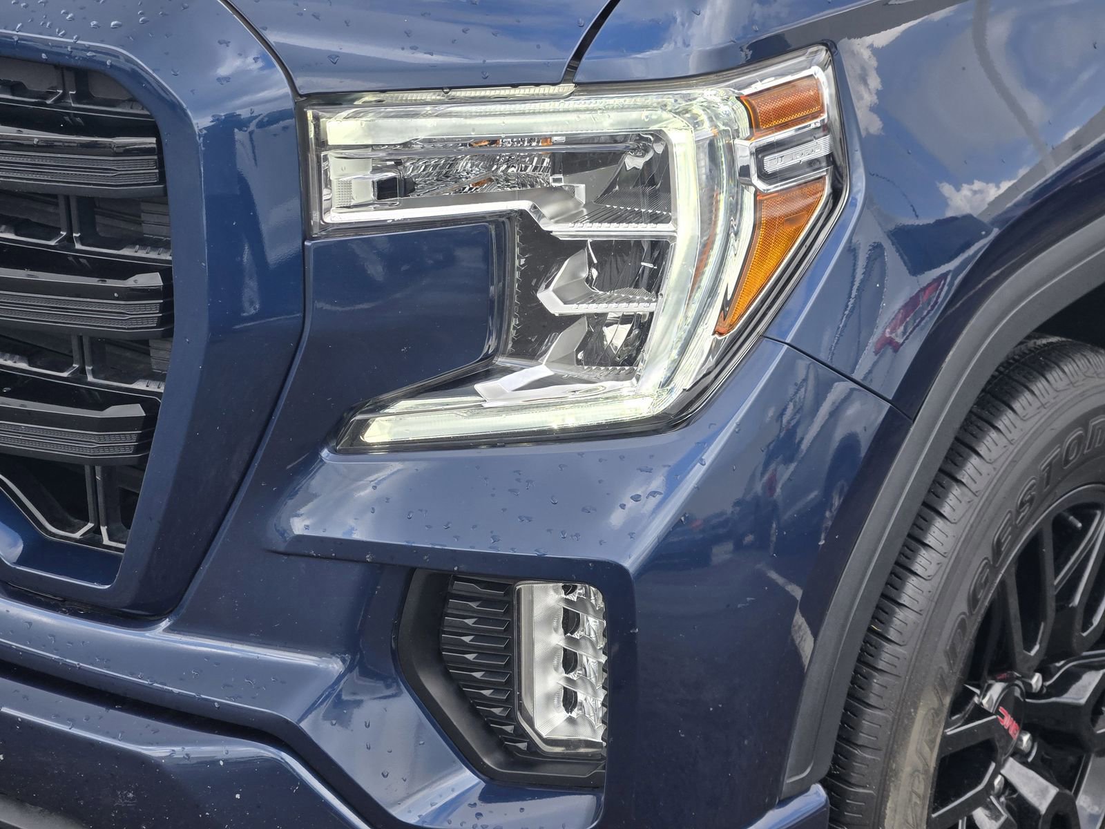 Used 2022 GMC Sierra 1500 Elevation image 9