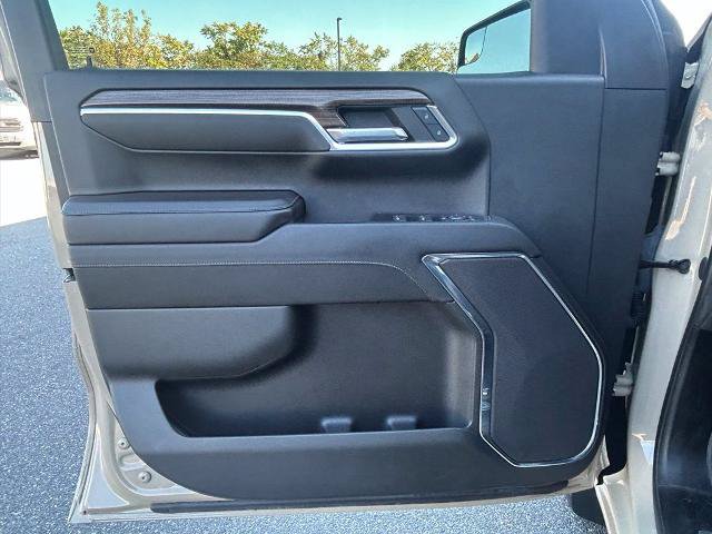 Used 2023 Chevrolet Silverado 1500 LT Trail Boss w/ LPO, Dark Essentials Package AWD/4WD image 10
