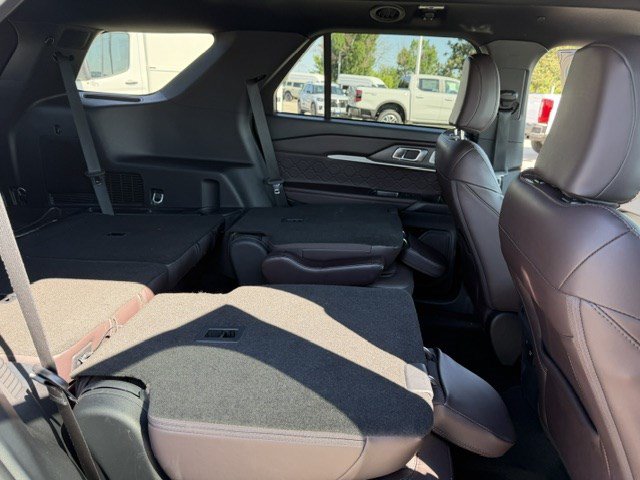 Certified 2025 Ford Explorer Platinum w/ LUX Leather Package AWD/4WD image 36