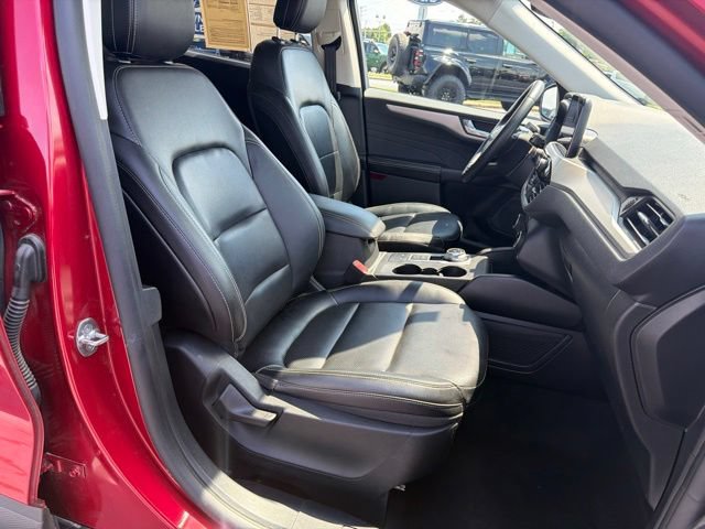 Certified 2022 Ford Escape SEL w/ Technology Package AWD/4WD image 17