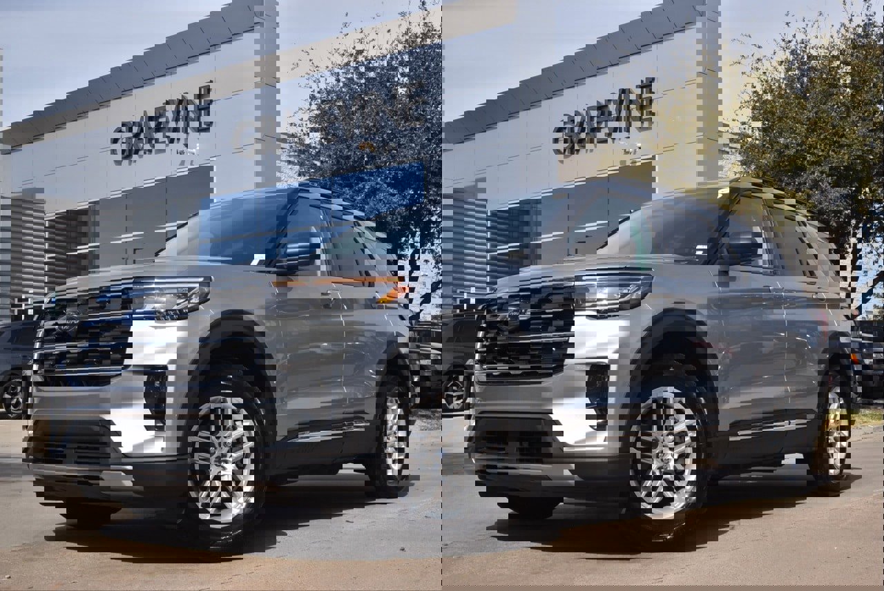 Certified 2025 Ford Explorer Active w/ Active Comfort Package image 2