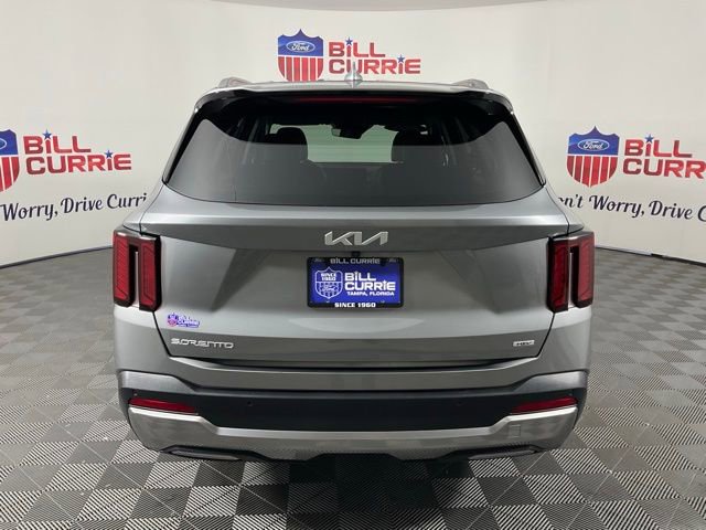 Used 2025 Kia Sorento EX image 4