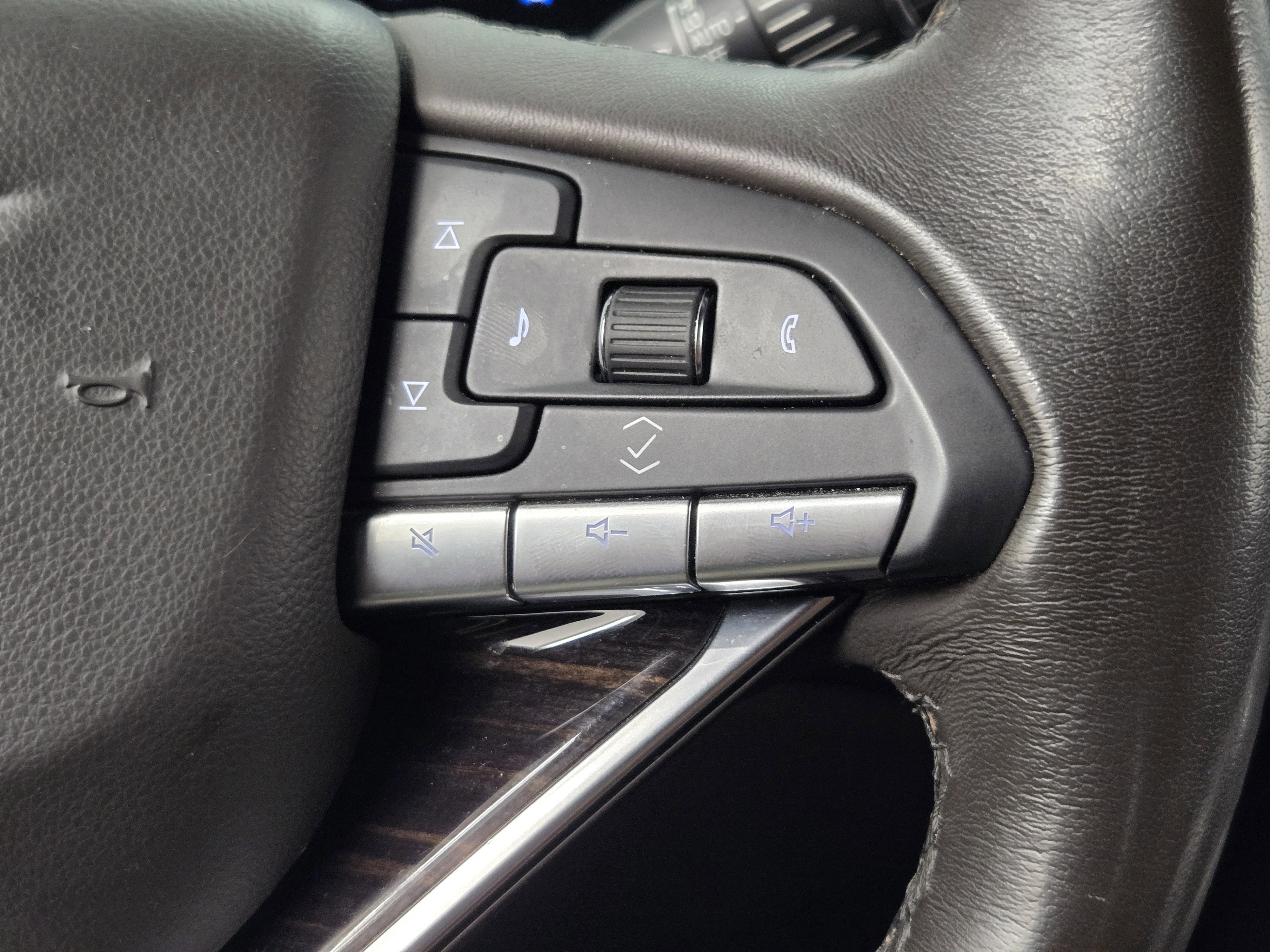 Used 2021 Cadillac Escalade Sport w/ Driver Assist Tech Package image 28