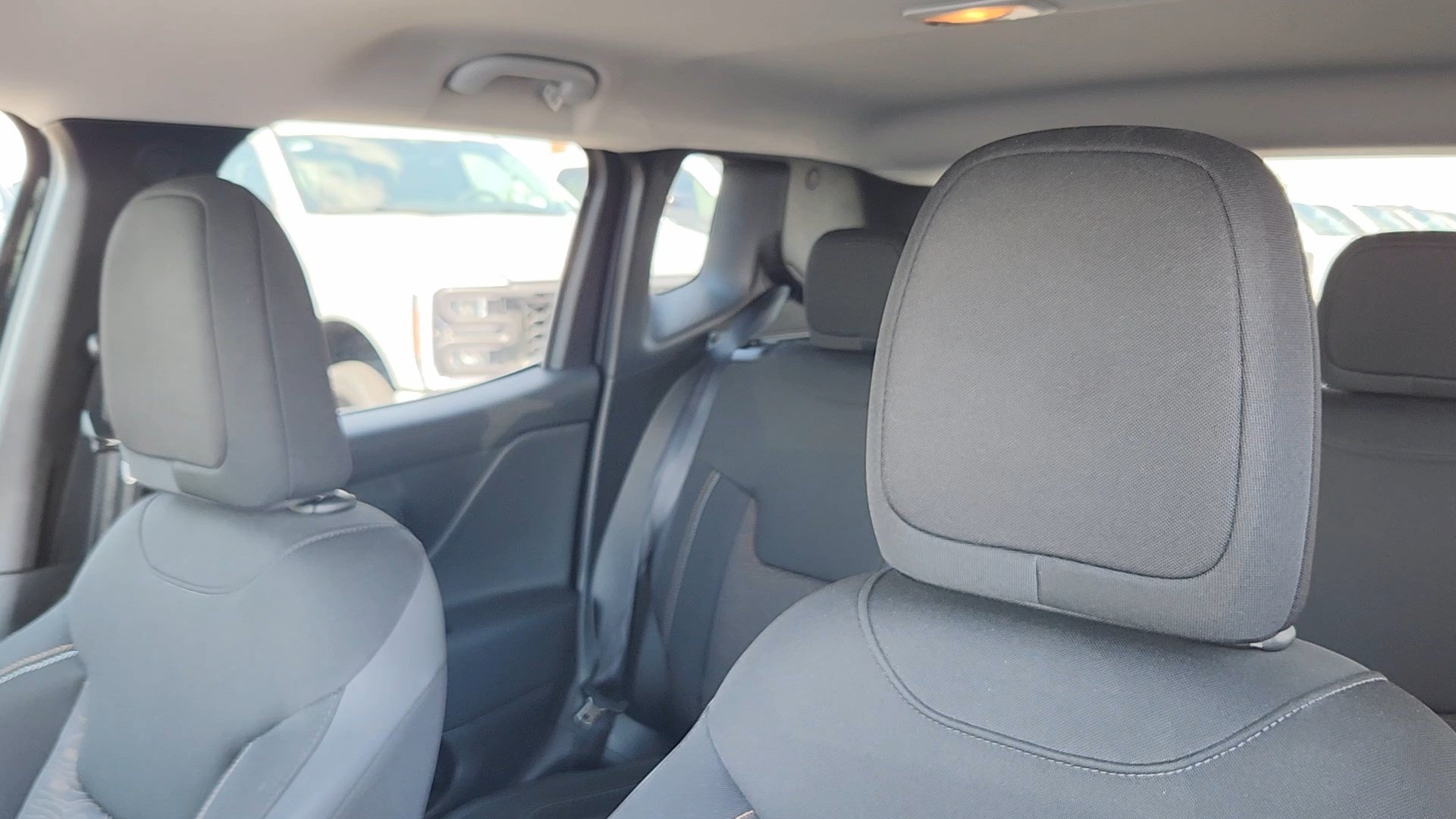 Used 2023 Jeep Renegade Latitude AWD/4WD image 10