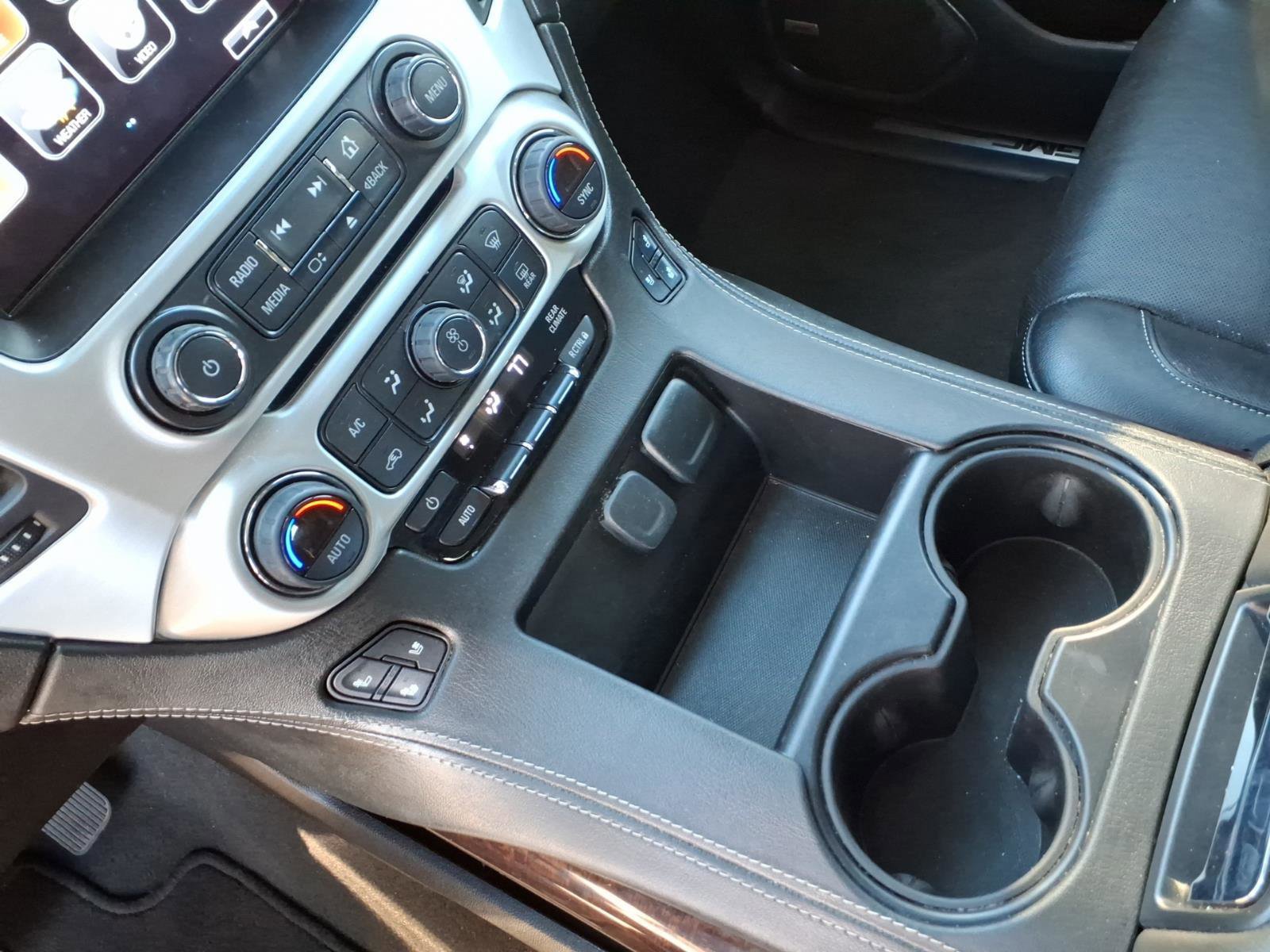 Used 2019 GMC Yukon XL SLT w/ Graphite Performance Edition image 25