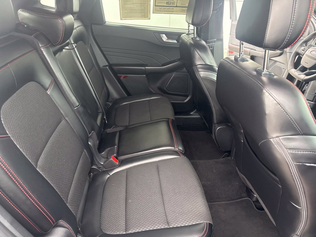Certified 2025 Ford Escape ST-Line Select AWD/4WD image 26