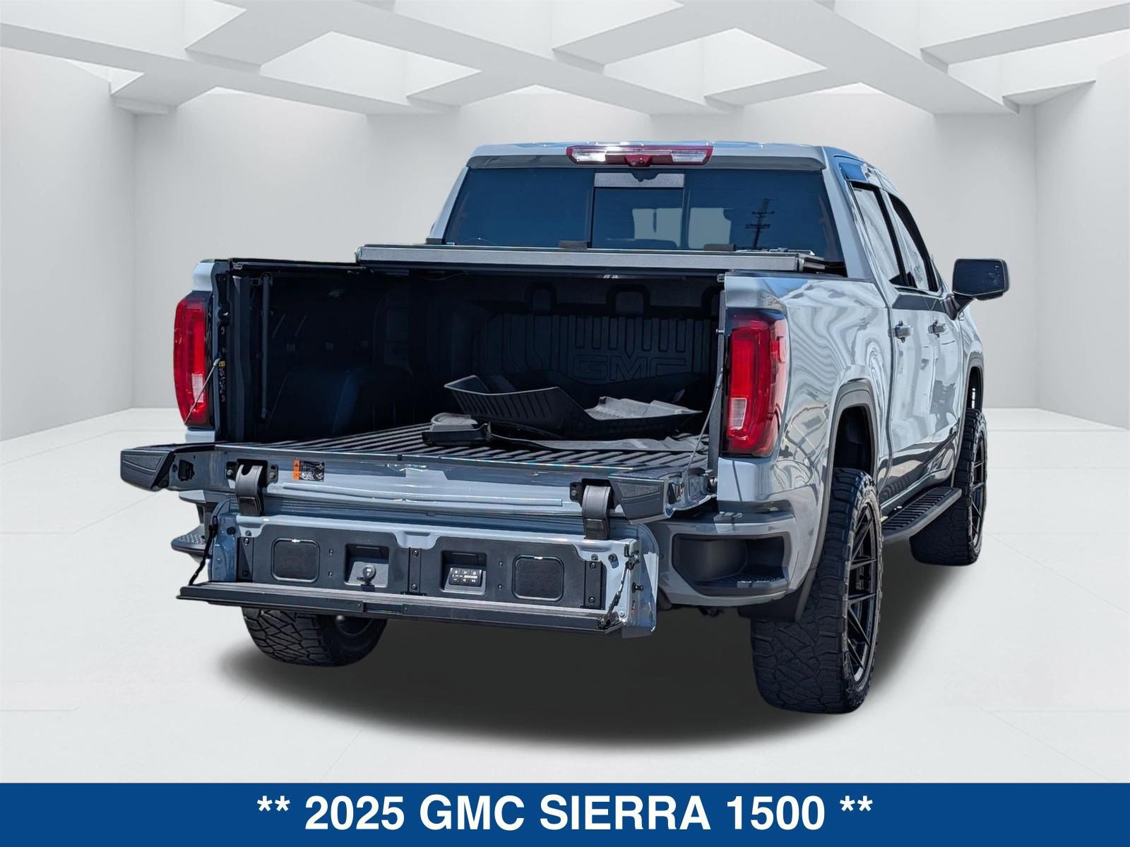 Used 2025 GMC Sierra 1500 AT4 w/ AT4 Premium Package image 5