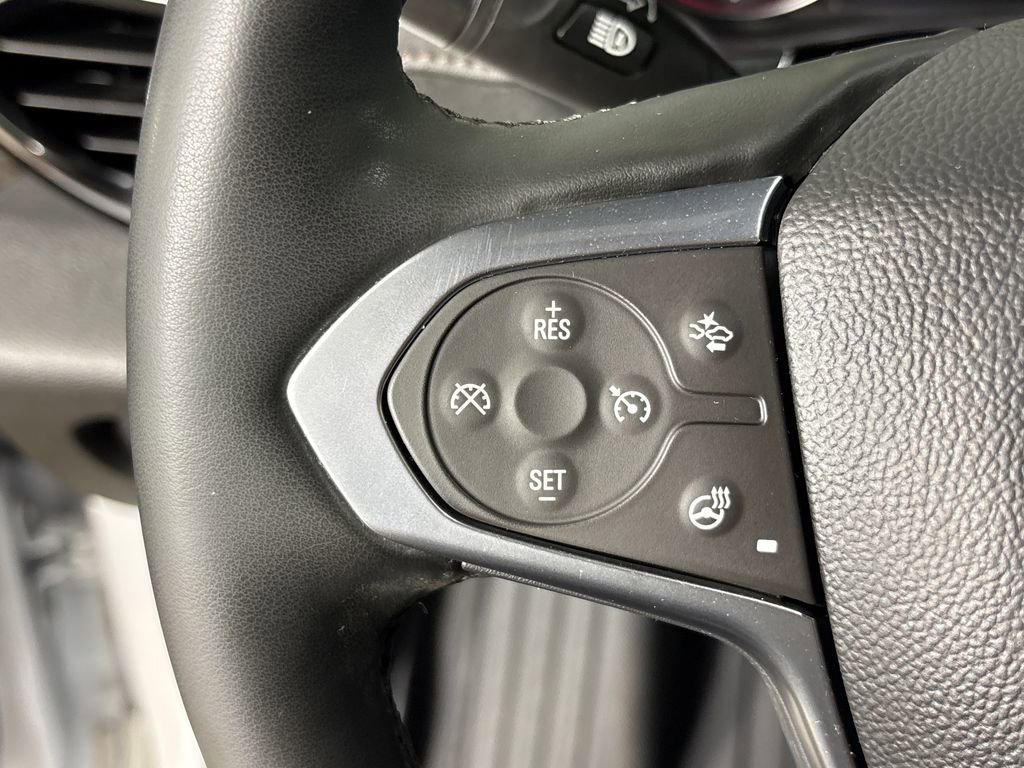 Used 2023 Chevrolet Traverse High Country FWD image 18