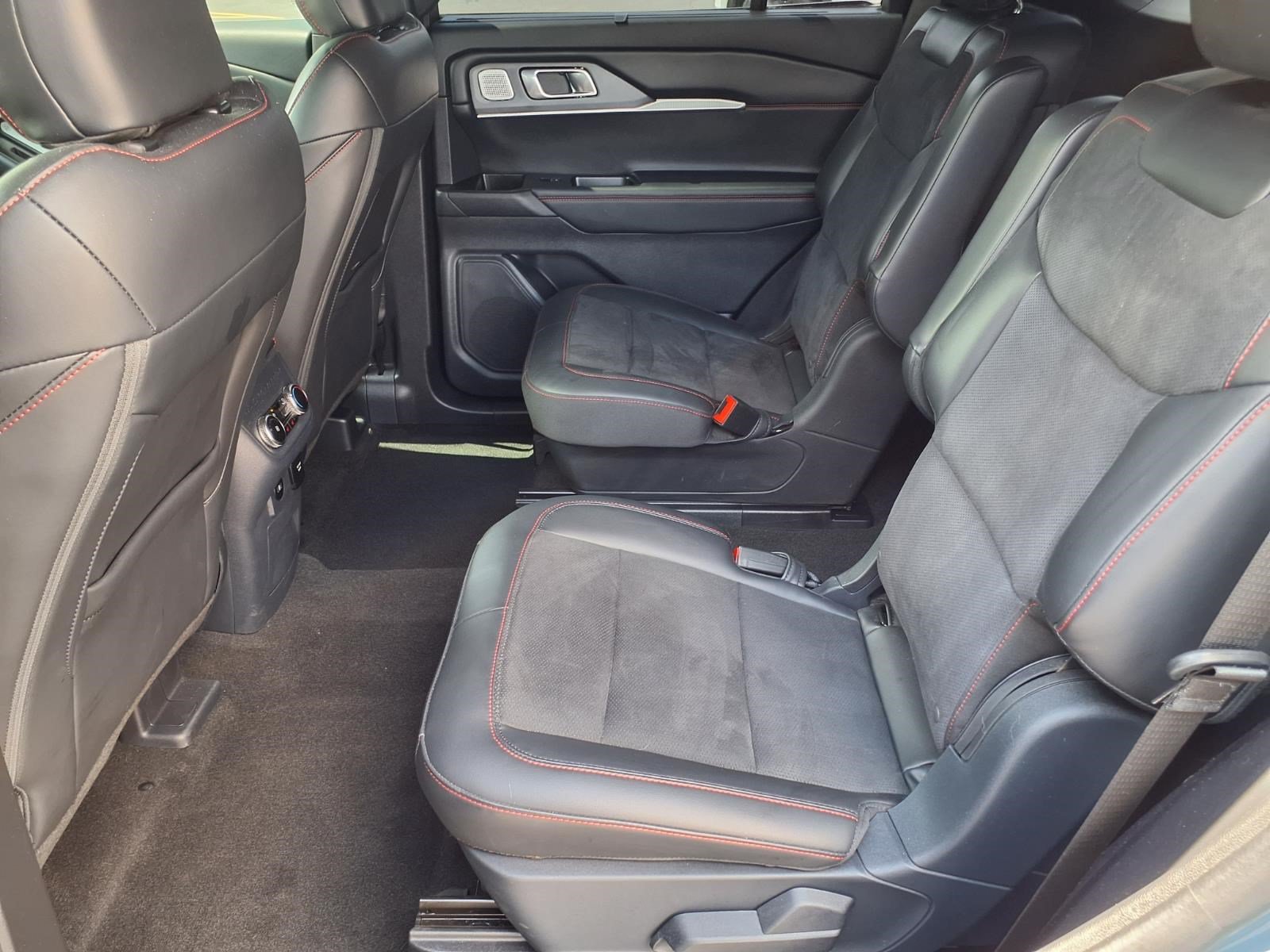 Certified 2025 Ford Explorer ST AWD/4WD image 11