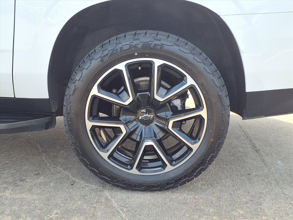 Used 2024 Chevrolet Suburban RST image 9