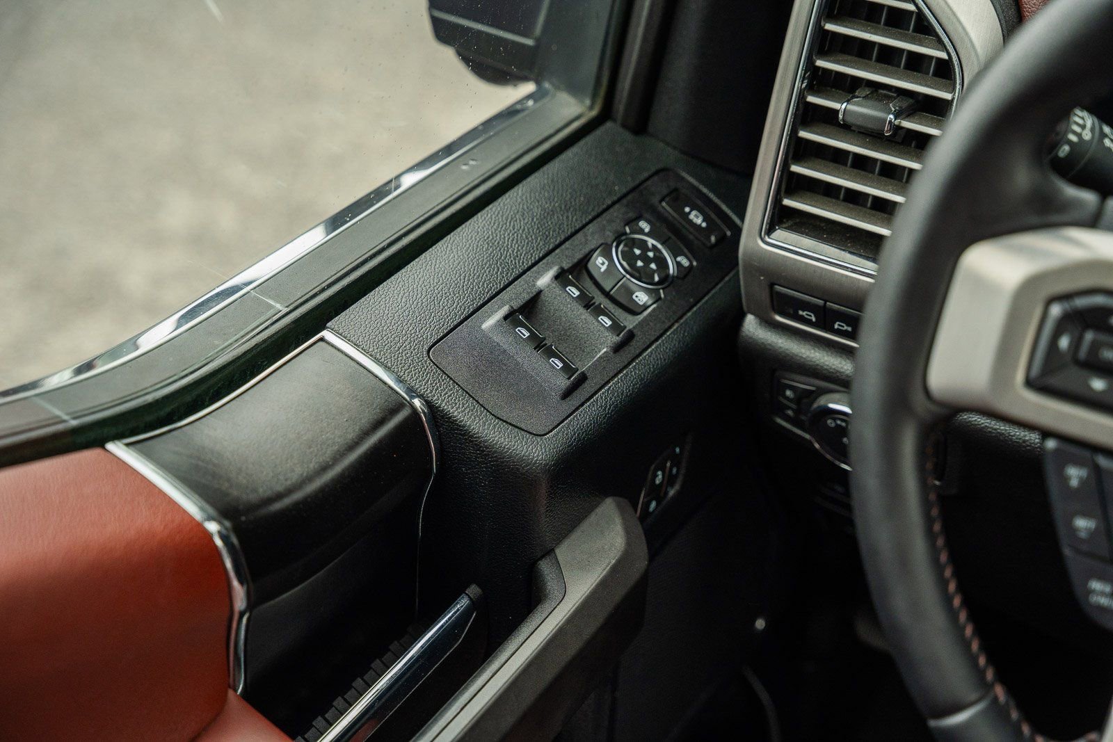 Certified 2019 Ford F250 Platinum w/ Platinum Ultimate Package image 30