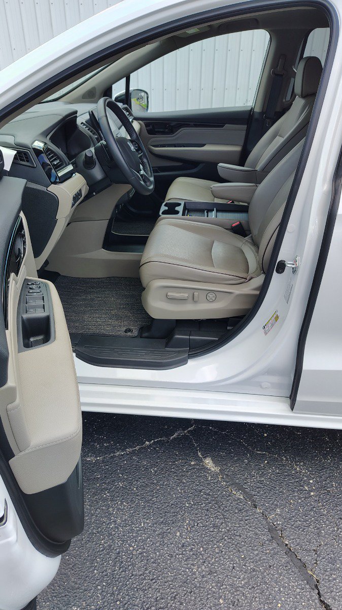 Used 2023 Honda Odyssey Elite image 16