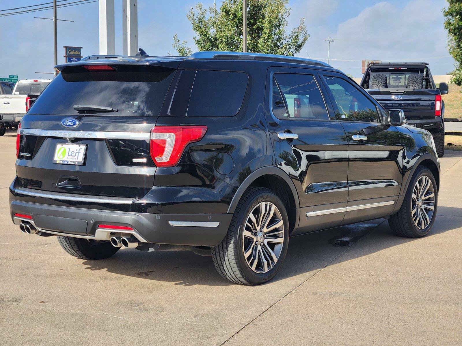 Certified 2018 Ford Explorer Platinum AWD/4WD image 4