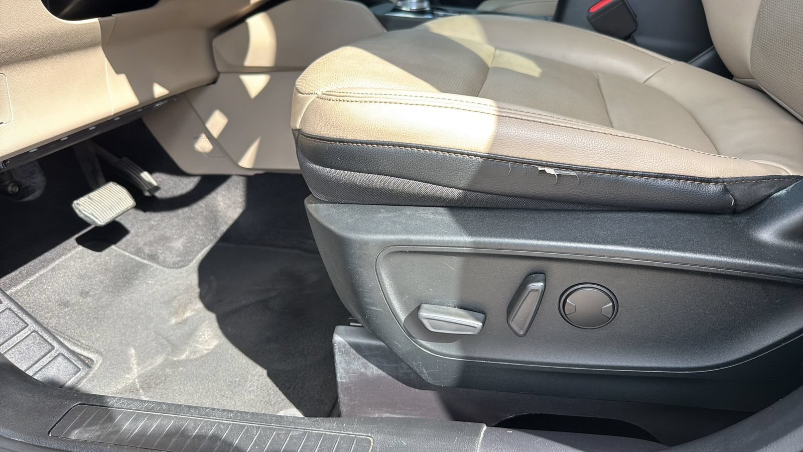 Certified 2020 Ford Escape SEL FWD image 10