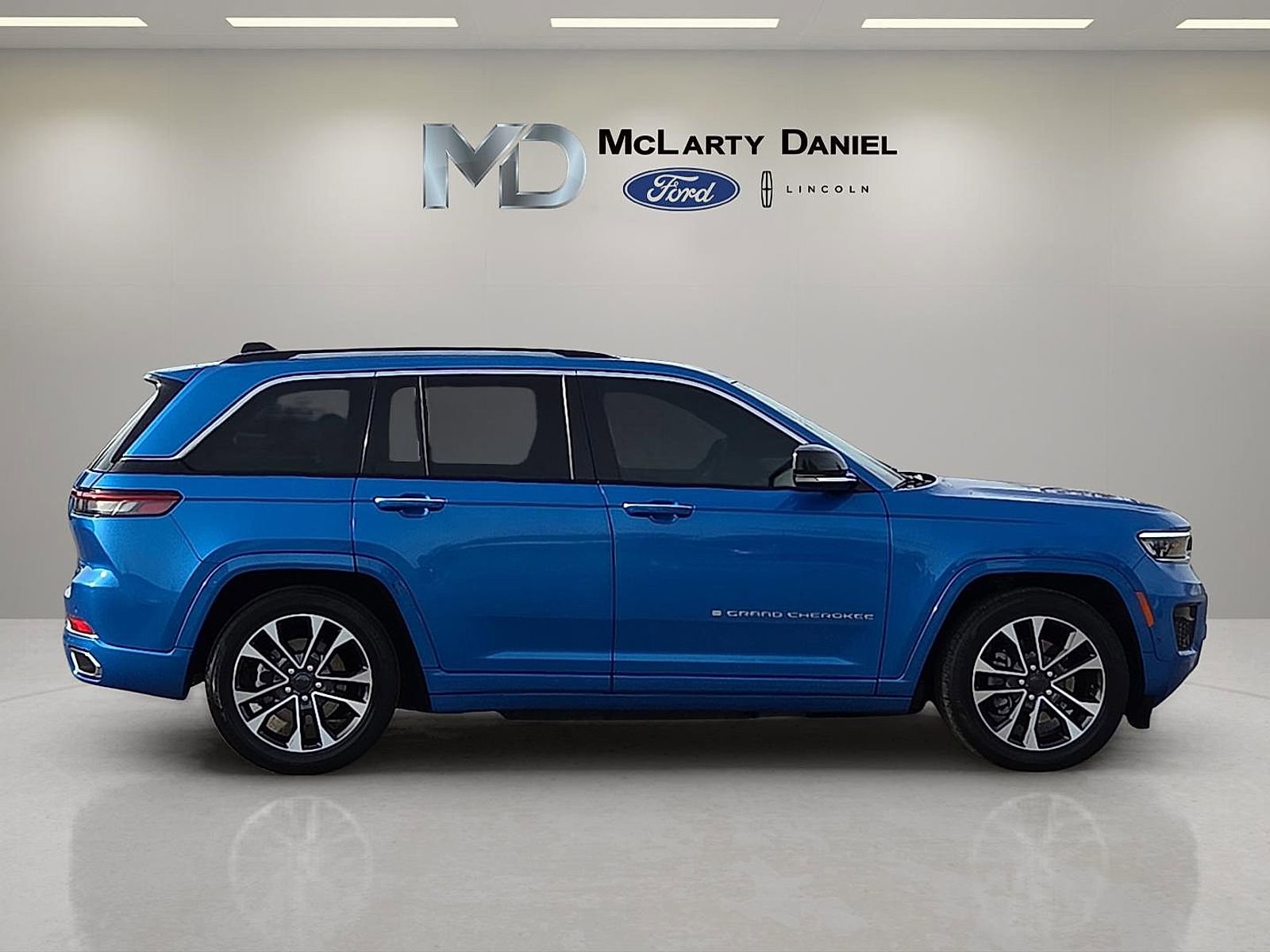 Used 2022 Jeep Grand Cherokee Overland image 6